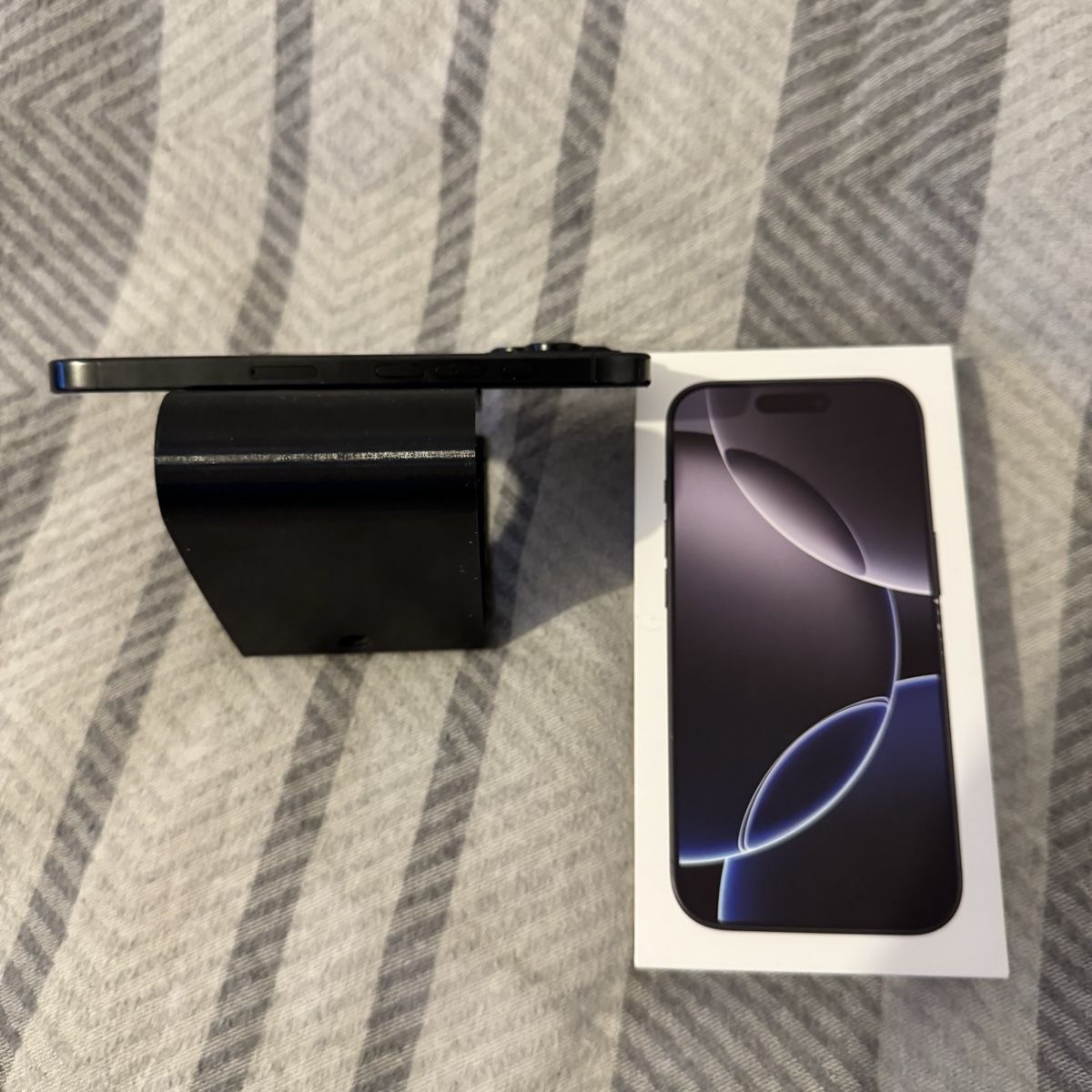 Apple Handys / Smartphones: Iphone 16 Pro 256Gb – Gebraucht aus Cham von Dzhurswitz 3