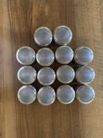 14 pots a épices en métal aimantés
