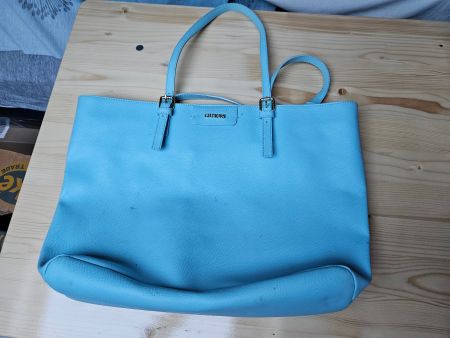 Guess Tasche Leder hellblau, Innentaschen, guter Zustand