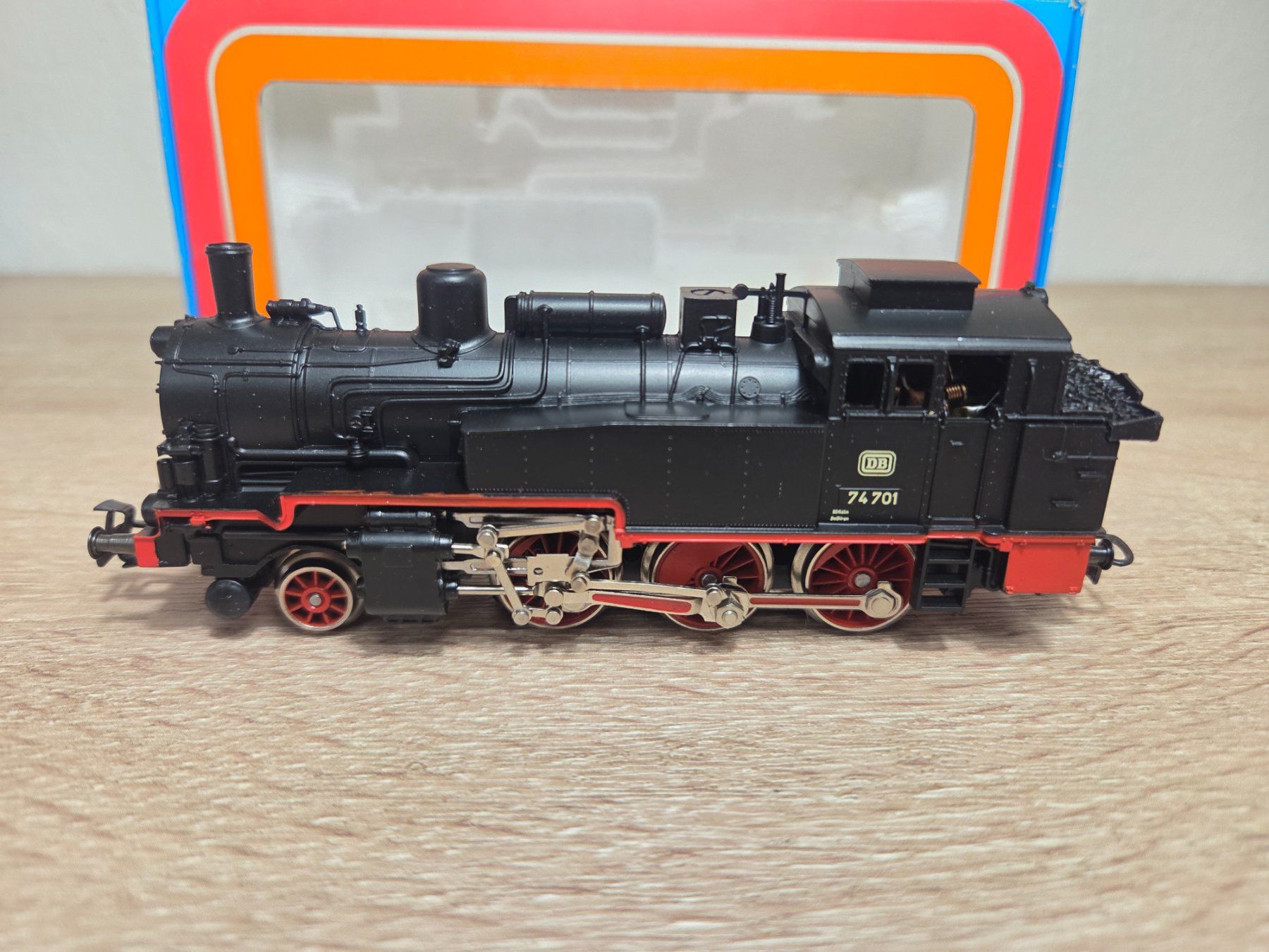 Märklin Modellini di ferrovie: Märklin 3095 Dampflok BR 74 DB H0 – Usato da St-Aubin-Sauges venduto da Lo_Go