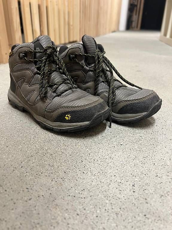 Scarpe per ragazzi: Jack Wolfskin Wander Schuhe Gr.32 – Usato da Kriens venduto da JordanG 2