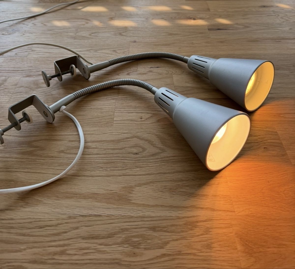 Ikea Lampade: 2x IKEA Jansjö Klemmleuchte silber – Usato da Uerkheim venduto da deyanzy