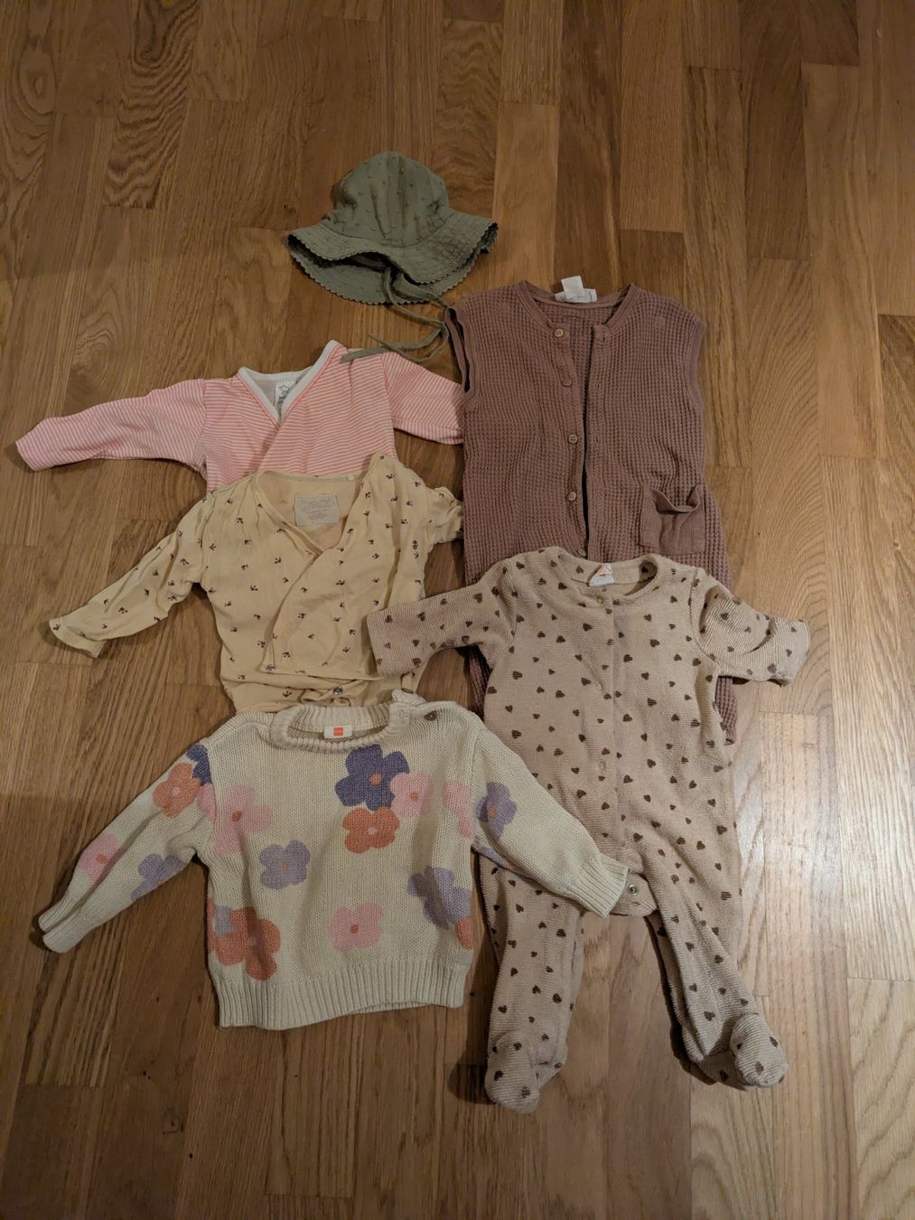 Lotti & Set di vestiti: Kleiderset Mädchen Grösse 62 – Usato da Langnau am Albis venduto da nad_bt7r