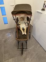 Antiker Kinderwagen