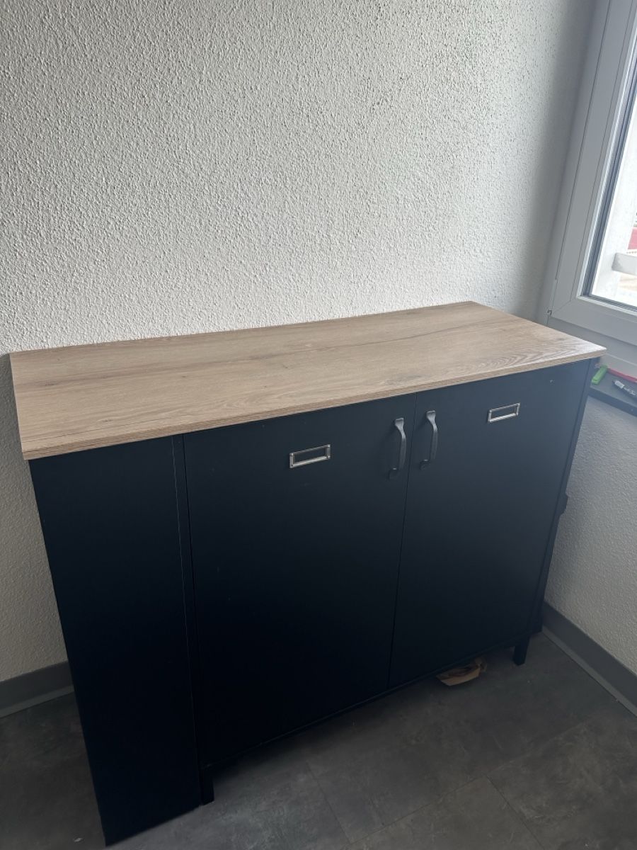 Ladenausstattungen & Messebau: Bartisch Holzoptik Schwarz – Gebraucht aus Wittenbach von sas_j7xx 2