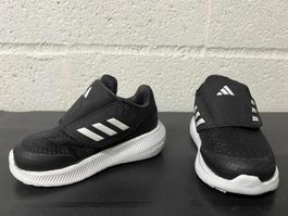 Baskets bébé ADIDAS neuves (T22) - jamais courues !
