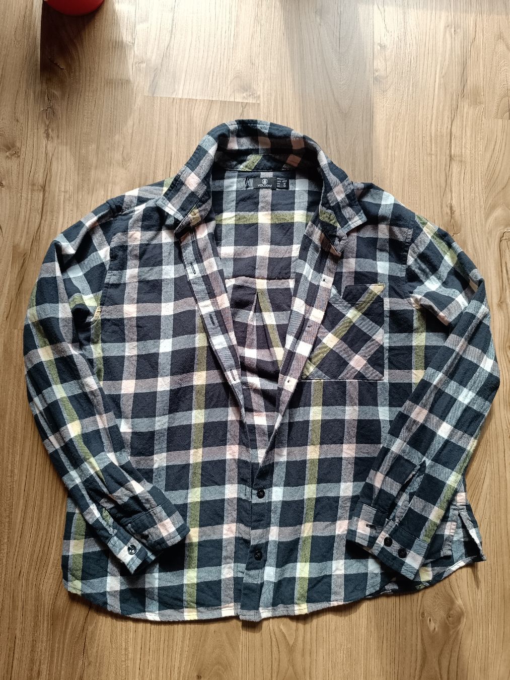 Camicette: Volcom Damen Shirt, size M – Usato da Grächen venduto da ef5_5yr9