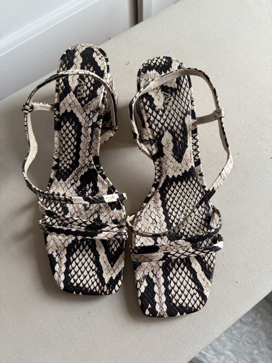Zara Scarpe da donna: Zara Sandals Size 40 - New - Never Worn – Nuovo (secondo la descrizione) da Genève venduto da jul_5xsn 1