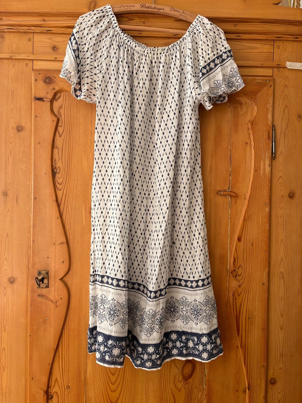 Kleider: Sehr leichtes sommerliches Kleid – Gebraucht aus Bättwil von tre_tj9g