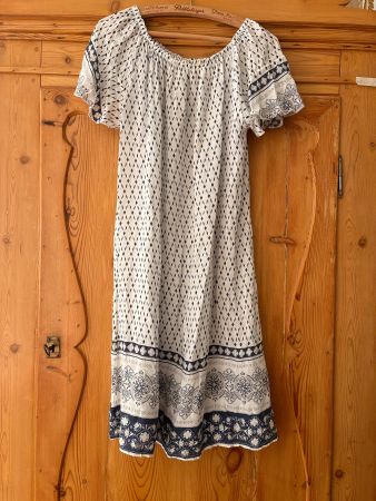 Sehr leichtes sommerliches Kleid