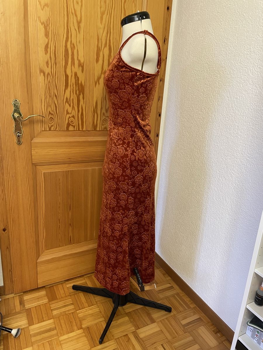 Vestiti: Samtiges Midikleid in Orange mit Blumenmuster – Nuovo (secondo la descrizione) da Dittingen venduto da nje_9nlt 1