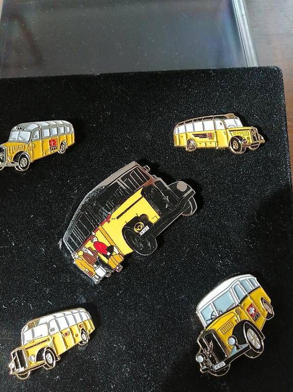 Saurer Placchette & Badge: Pin von Saurer Postauto – Nuovo e nell'imballaggio originale da Roggwil BE venduto da kur_5tdv 1