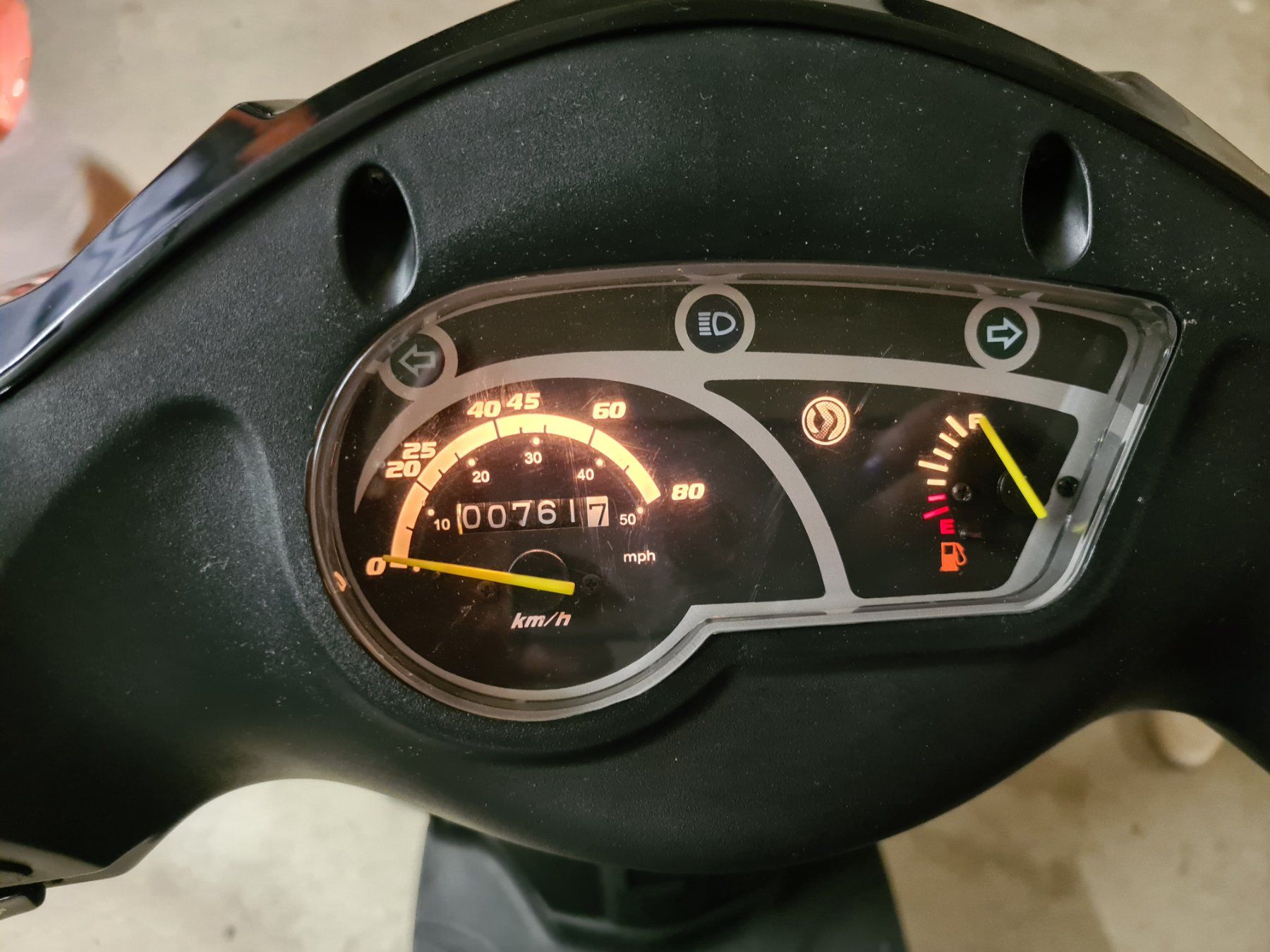 Sym Strasse: Roller Sym Orbit 50 schwarz mit Topcase AG 42366 – Gebraucht aus Herznach von gra_6qjv 3