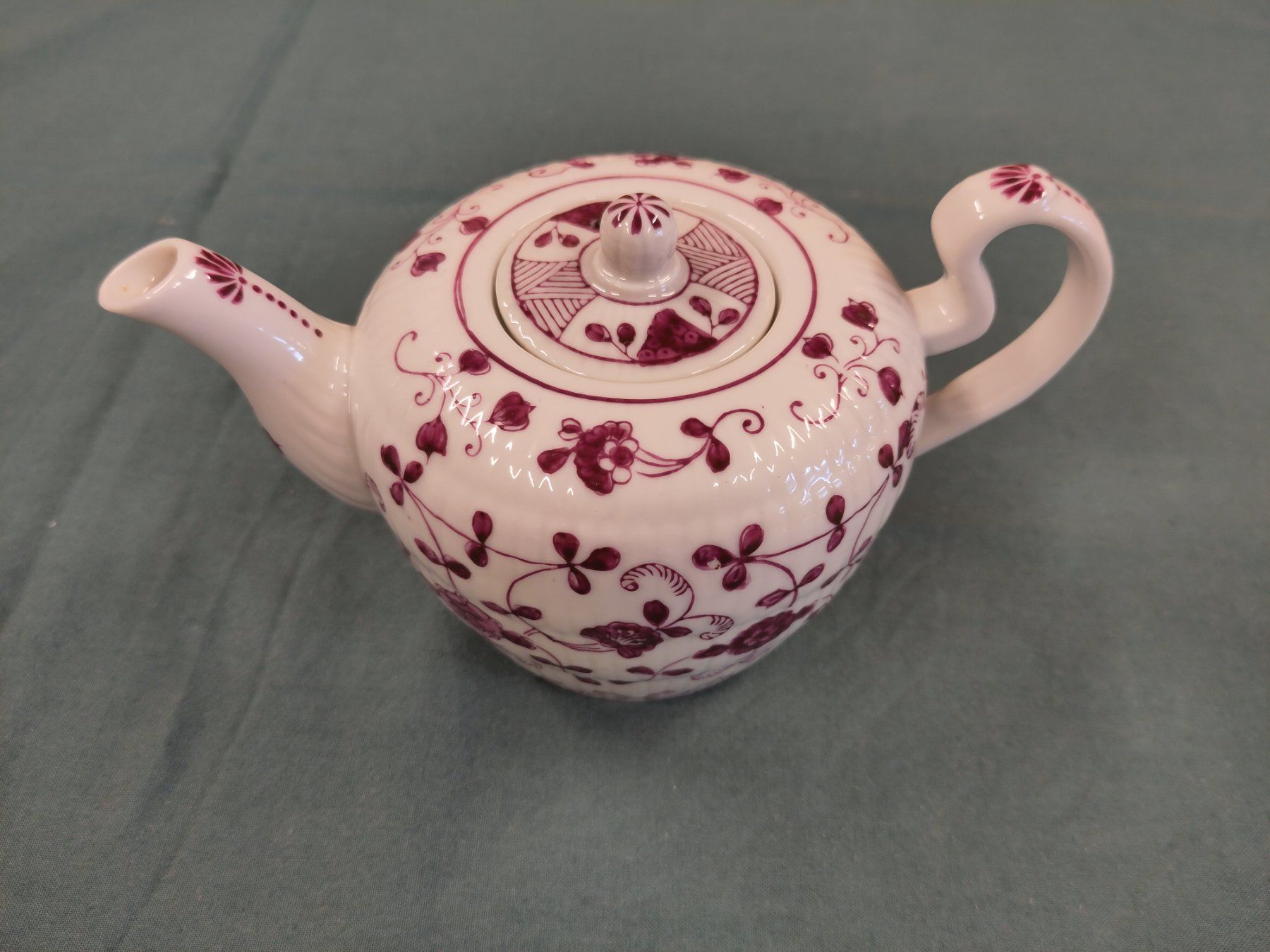 Set di piatti: Antikes Teeservice, original China purpur – Usato da Turbenthal venduto da e.bruengger 1