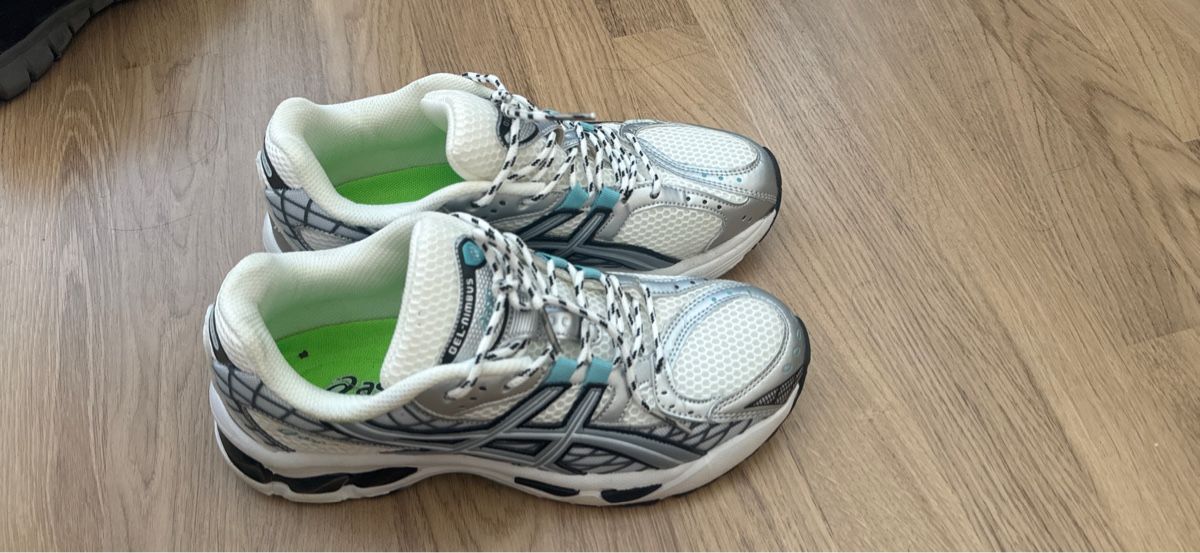 Asics Herrenschuhe: Schuhe  – Neu (gemäss Beschreibung) aus Zollikofen von abd_dsc6