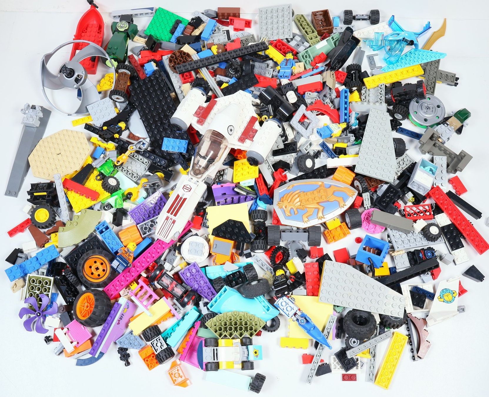Lego Baukästen: 1.5 kg. Legoteile mit Minifiguren – Gebraucht aus Hettlingen von Scholi99