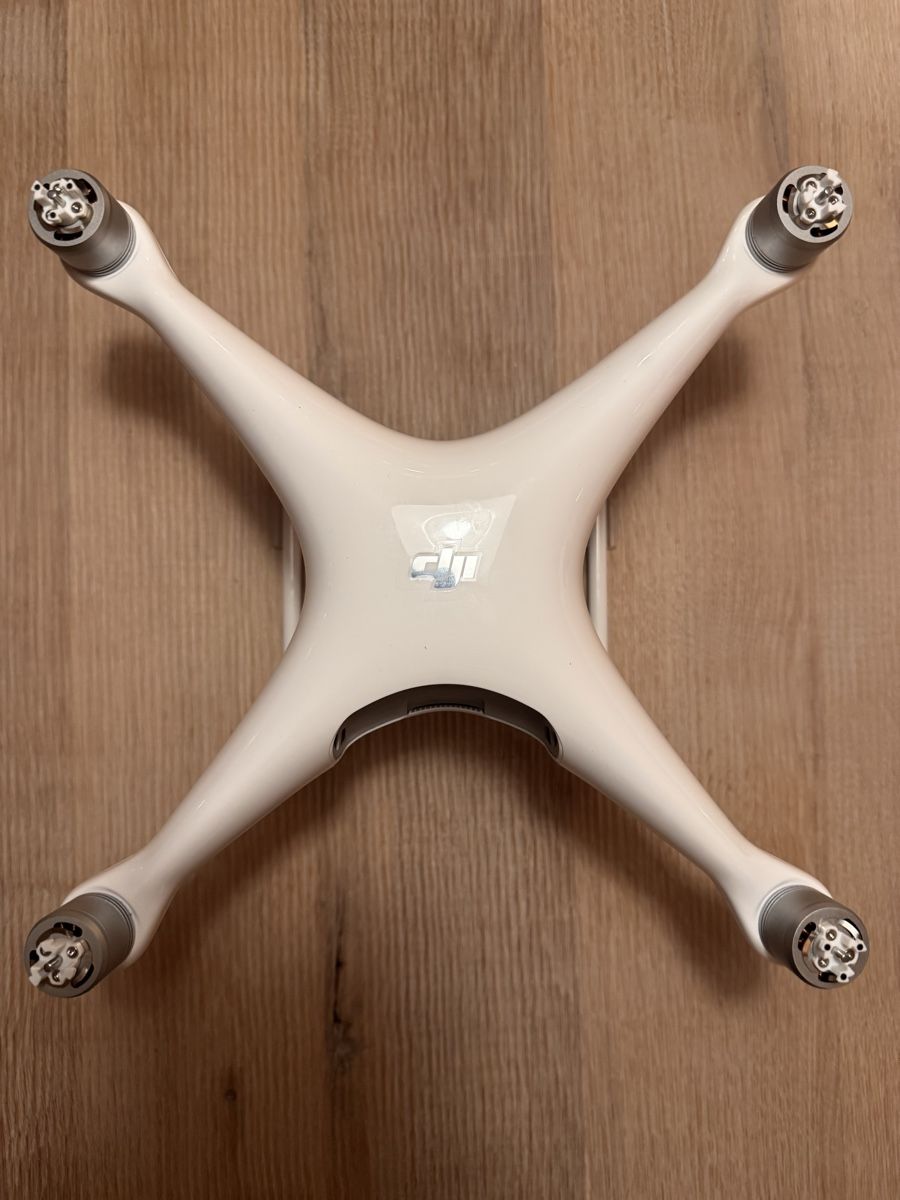 DJI RC Kits de montage: DJI Phantom 4 Pro drone with controller and props – D'occasion à Obfelden par Wi_matthias 7