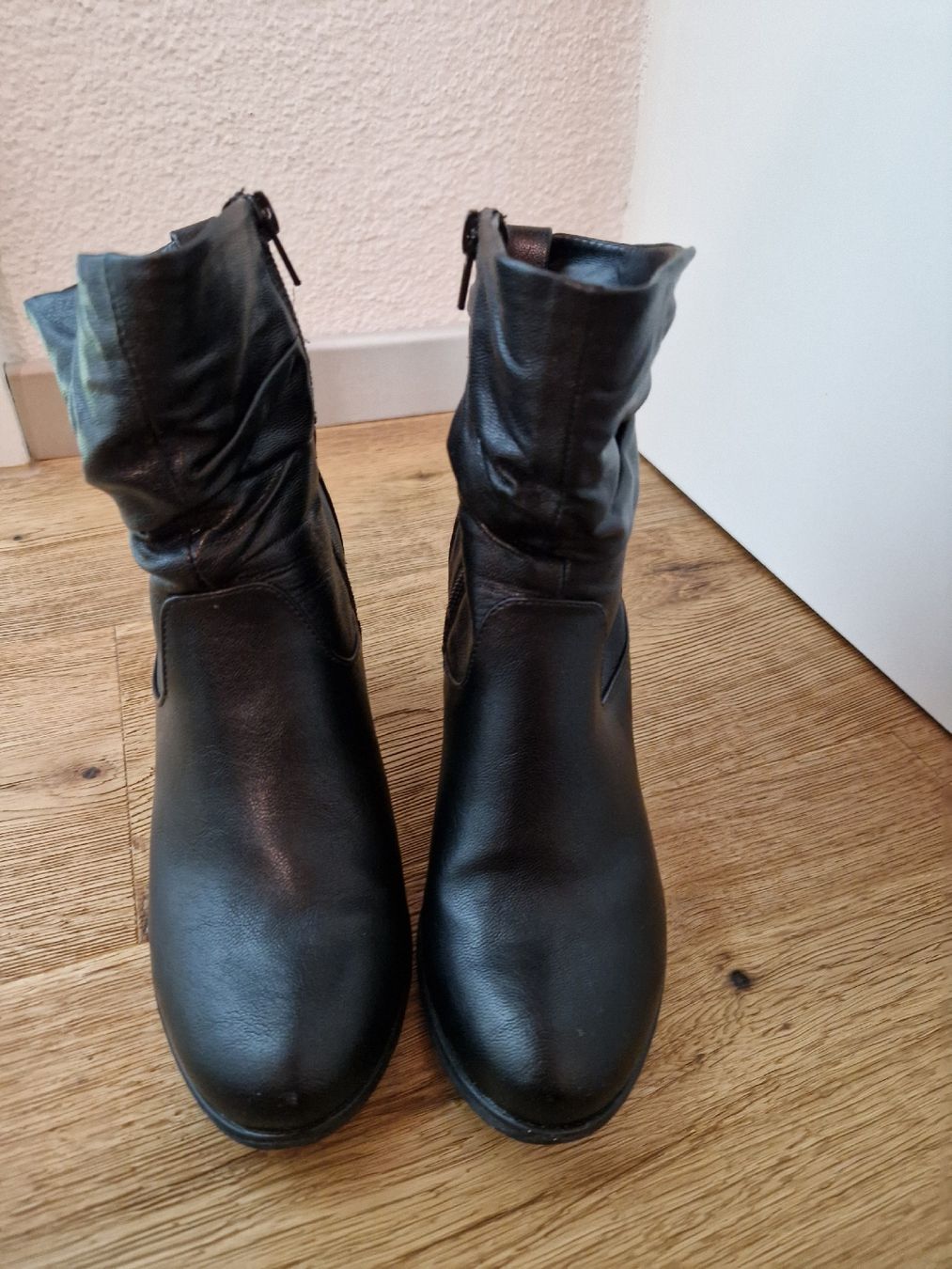 Scarpe da donna: Stiefeletten Gr. 38 – Usato da Berikon venduto da lotti11 1