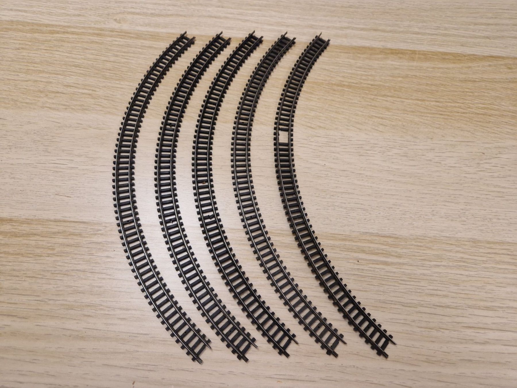Arnold Modellini di ferrovie: Arnold N 5 x 0131 Gebogenes gleis – Usato da St-Aubin-Sauges venduto da tantome