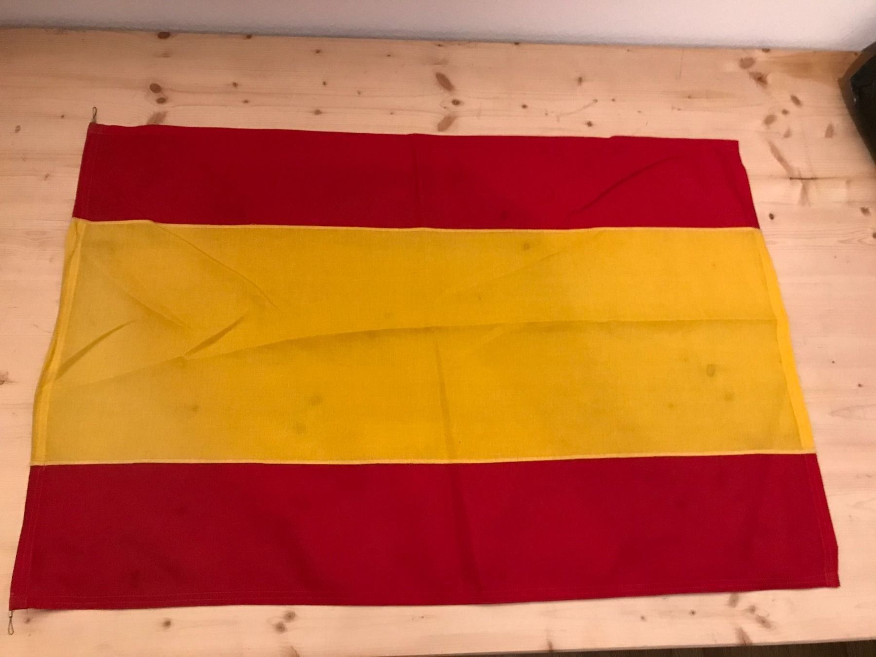 Bandiere: Spanien Flagge – Usato da Obergoldbach venduto da bstailslide