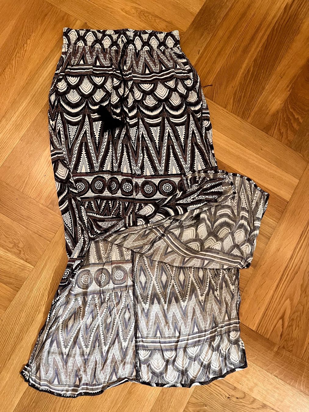 H&M Gonne: Long slit skirt – Usato da Affoltern am albis venduto da onlyrose123 1