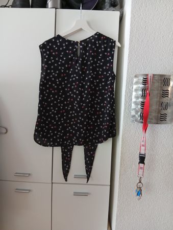Schöne Damen Bluse Groesse 36