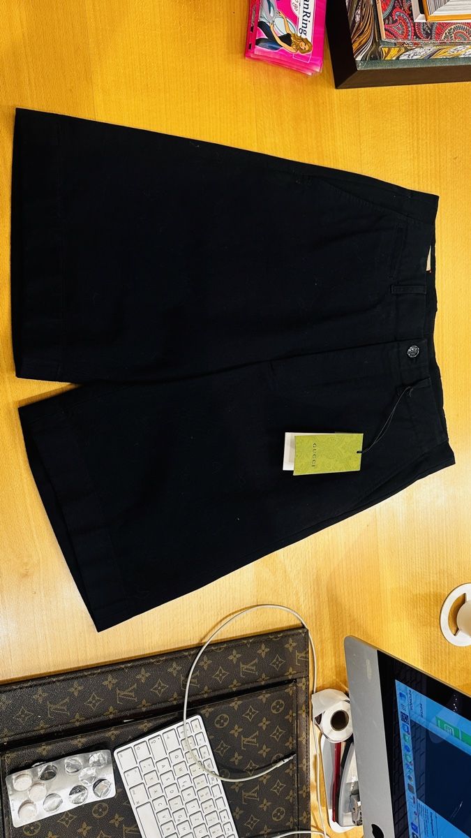 Gucci Pantaloni: Gucci kurze Hose neu. – Nuovo e nell'imballaggio originale da Lachen SZ venduto da HelvetiaLuxury 9