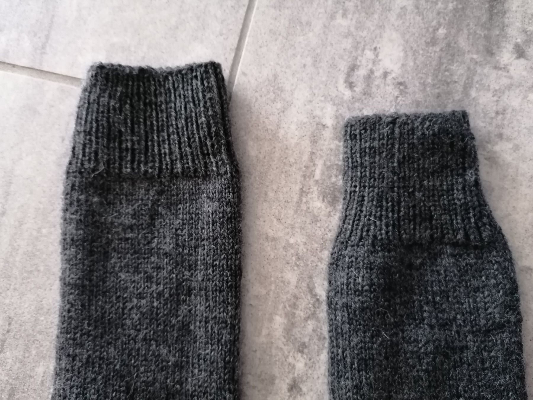 Chaussettes: Wollsocken dunkelgrau ca. Gr. 40 – Neuf (Voir description) à Entlebuch par Waldschratt65 2