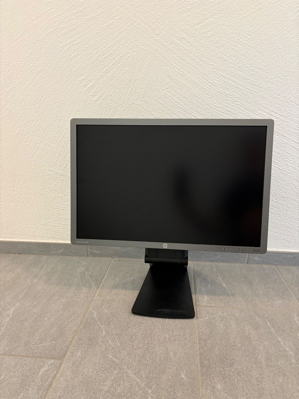 Hewlett Packard Ecrans: Monitor HP E241i IPS Display – D'occasion à Tuggen par wilmun