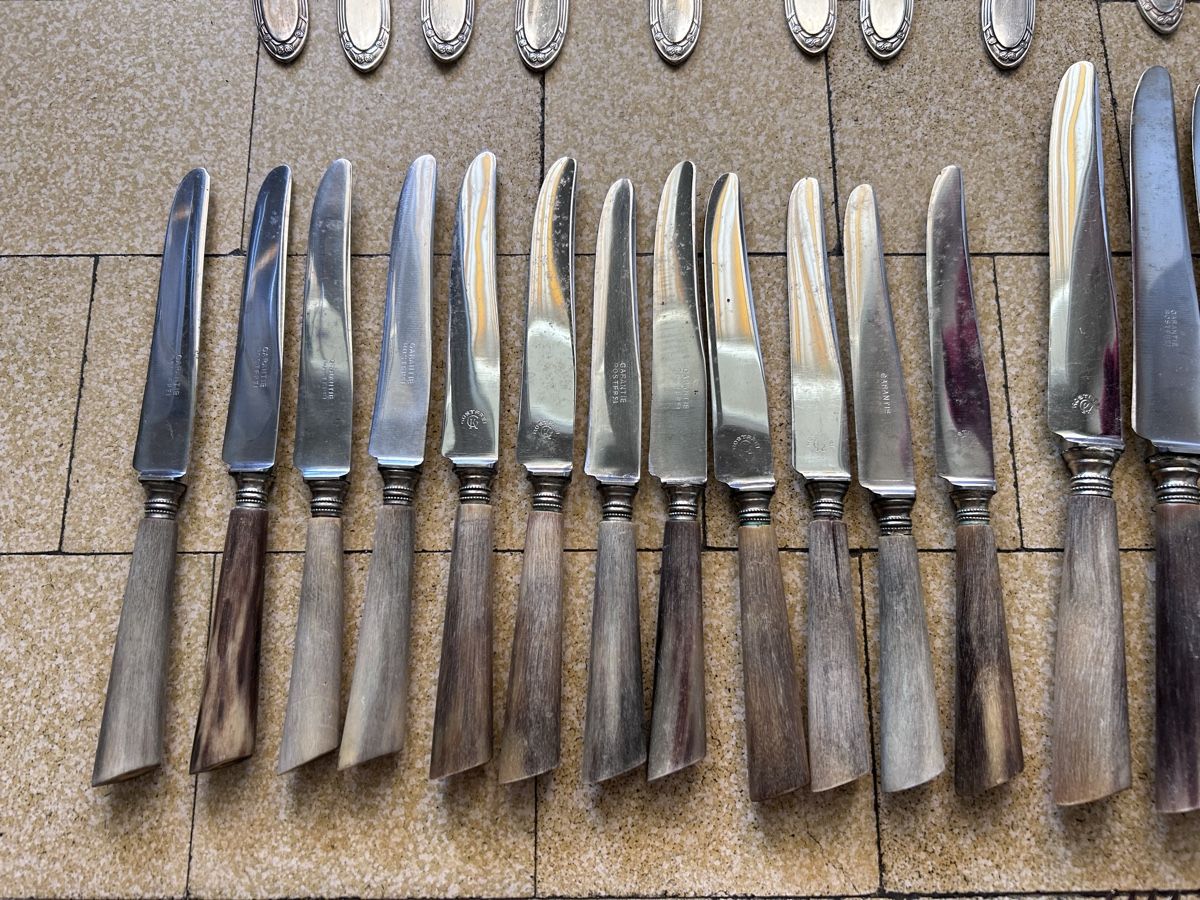 Set di posate: Besteck Set mit Holzgriffen 58 Teile versilbert  – Usato da Zürich venduto da ann_9fv5 4