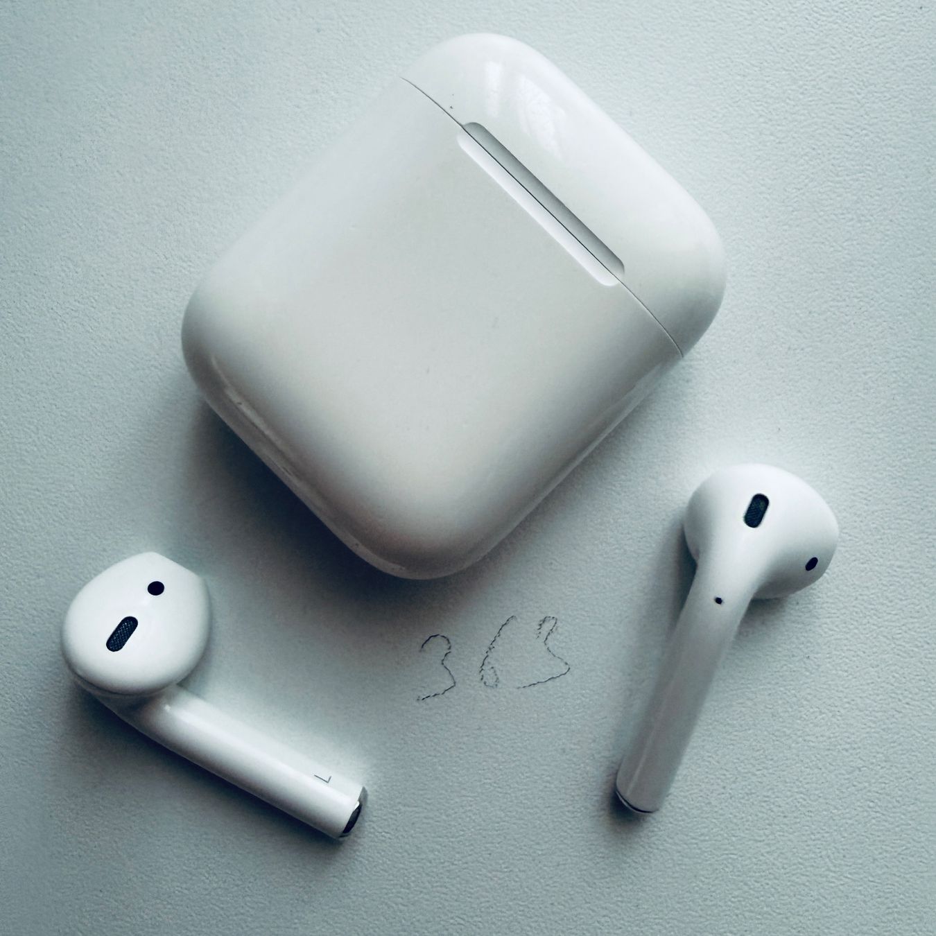 Apple Cuffie: Original Apple AirPods 2 Gen. Wireless Kopfhörer & Case – Usato da Basel venduto da MY.AIRPODS.SHOP 5
