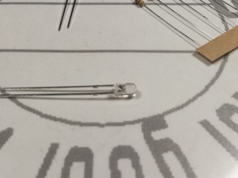 Componenti elettronici: LED rot 3mm, randlos 25 Stk. – Nuovo (secondo la descrizione) da Luzern venduto da Salefactory 1