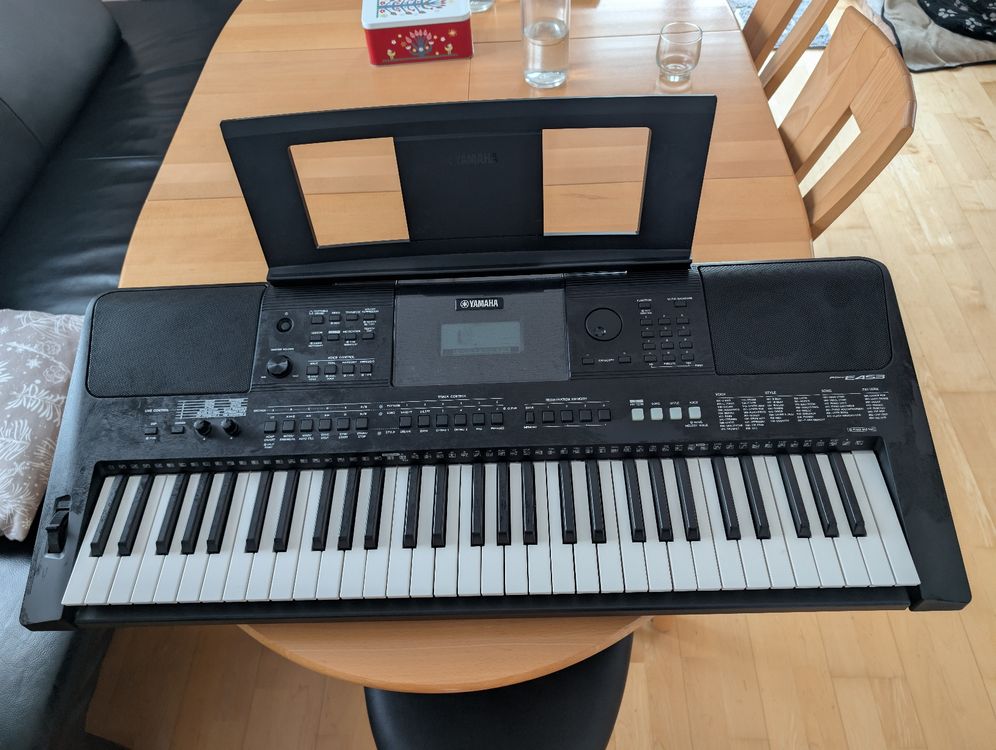 Keyboard Yamaha PSR E453 (Gebraucht) in Brittnau für CHF 101 – nur ...