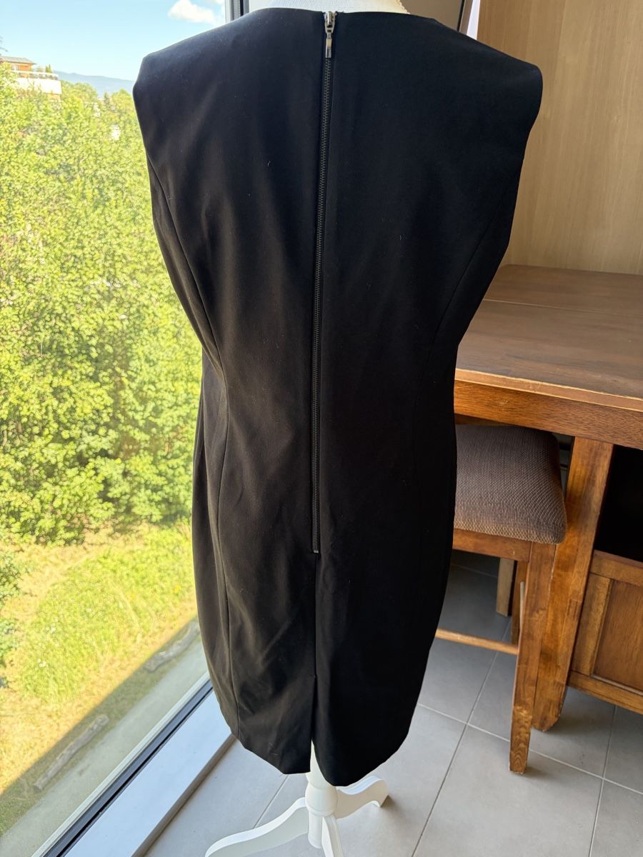 Esprit Kleider: Classic straight black Esprit doress Size 42 – Gebraucht aus Nyon von Deb_D39 2