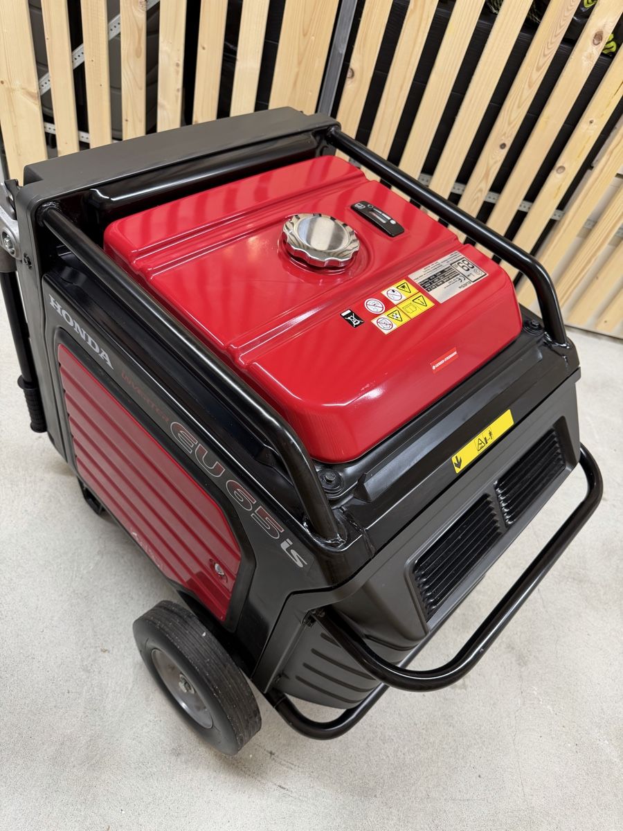 Honda Stromgeneratoren: Honda Stromgenerator EU 65 is Fast Neu.. – Gebraucht aus Regensdorf von Dani.Al 7