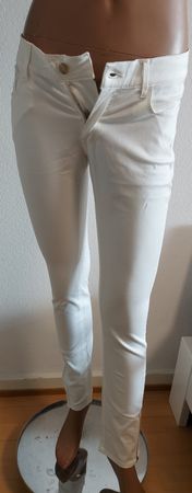 Neue schicke weisse Damen Jeans Grösse 26 Frühlingsmode