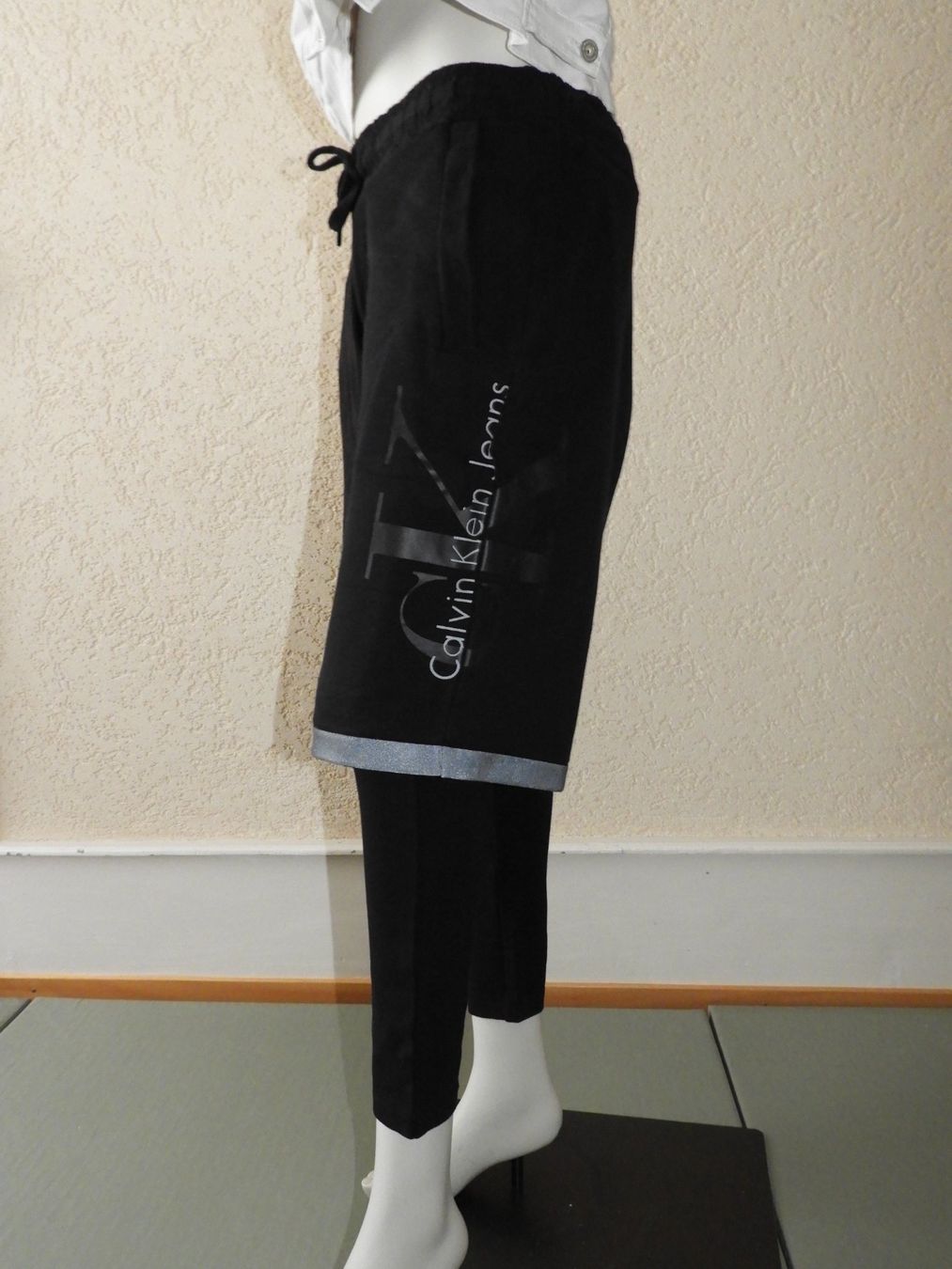 Calvin Klein Leggings: Short / Calvin Klein /taille L – Usato da Dombresson venduto da sev_bsb8 1