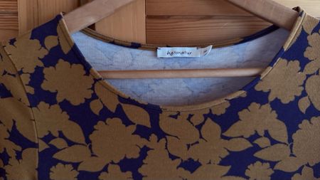 Hessnatur Kleid, Grösse 36,  Blumenmuster, Top!