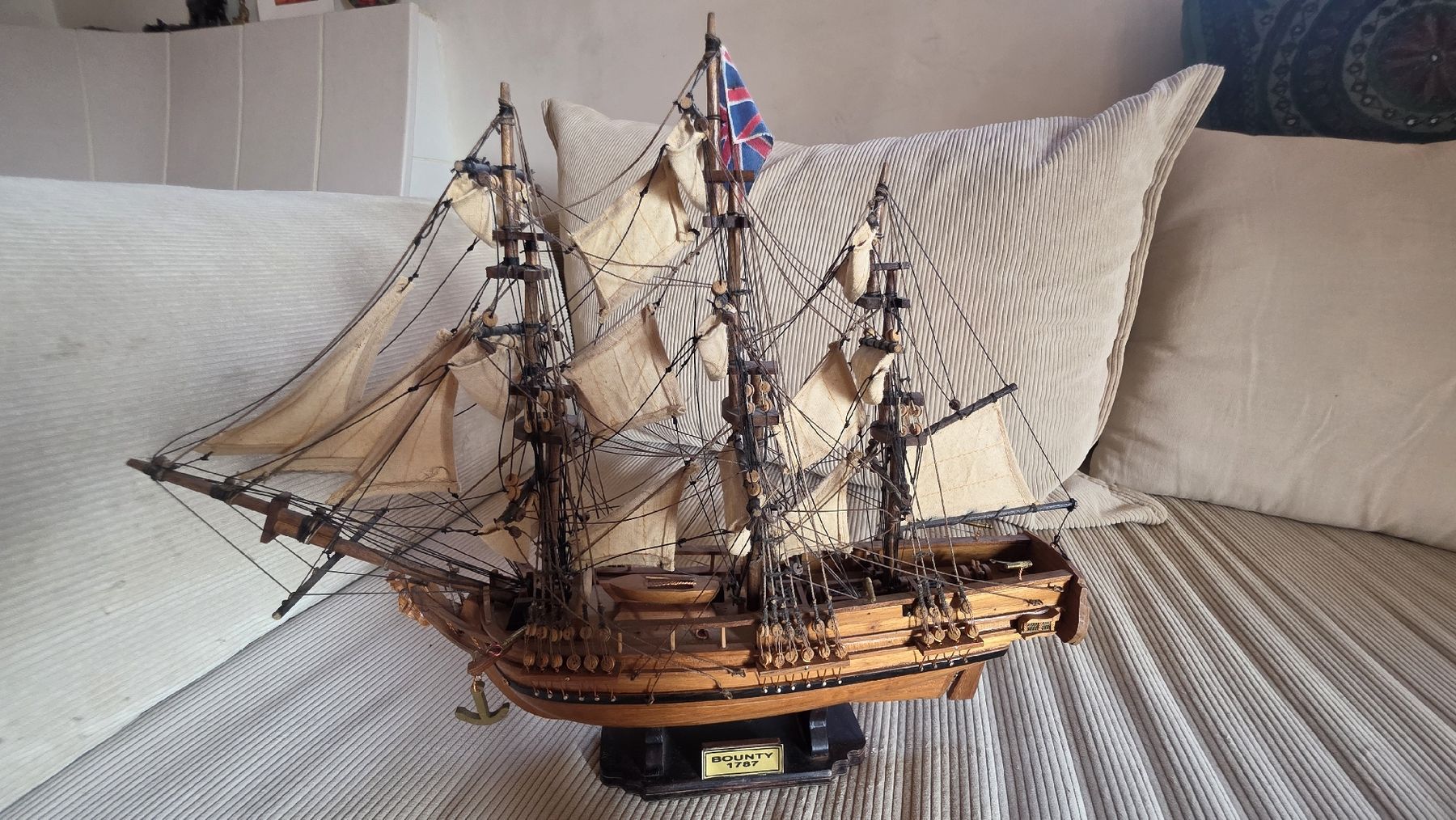 Kits de montage: Schiffsmodell Bounty 1787 – D'occasion à Eggerberg par blumtasha 3