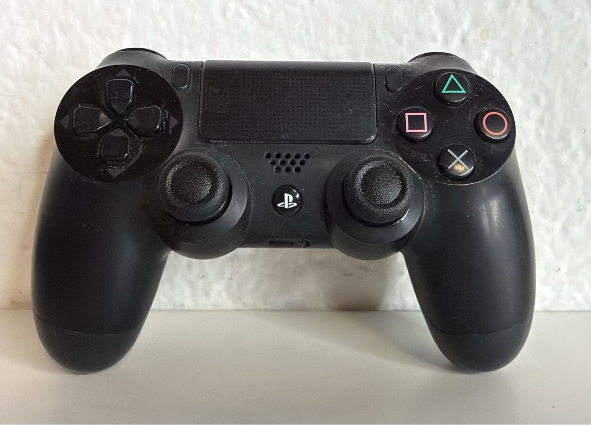 Sony Controller: Sony PlayStation 4 - Controller 🎮 – Gebraucht aus Ehrendingen von bubulence