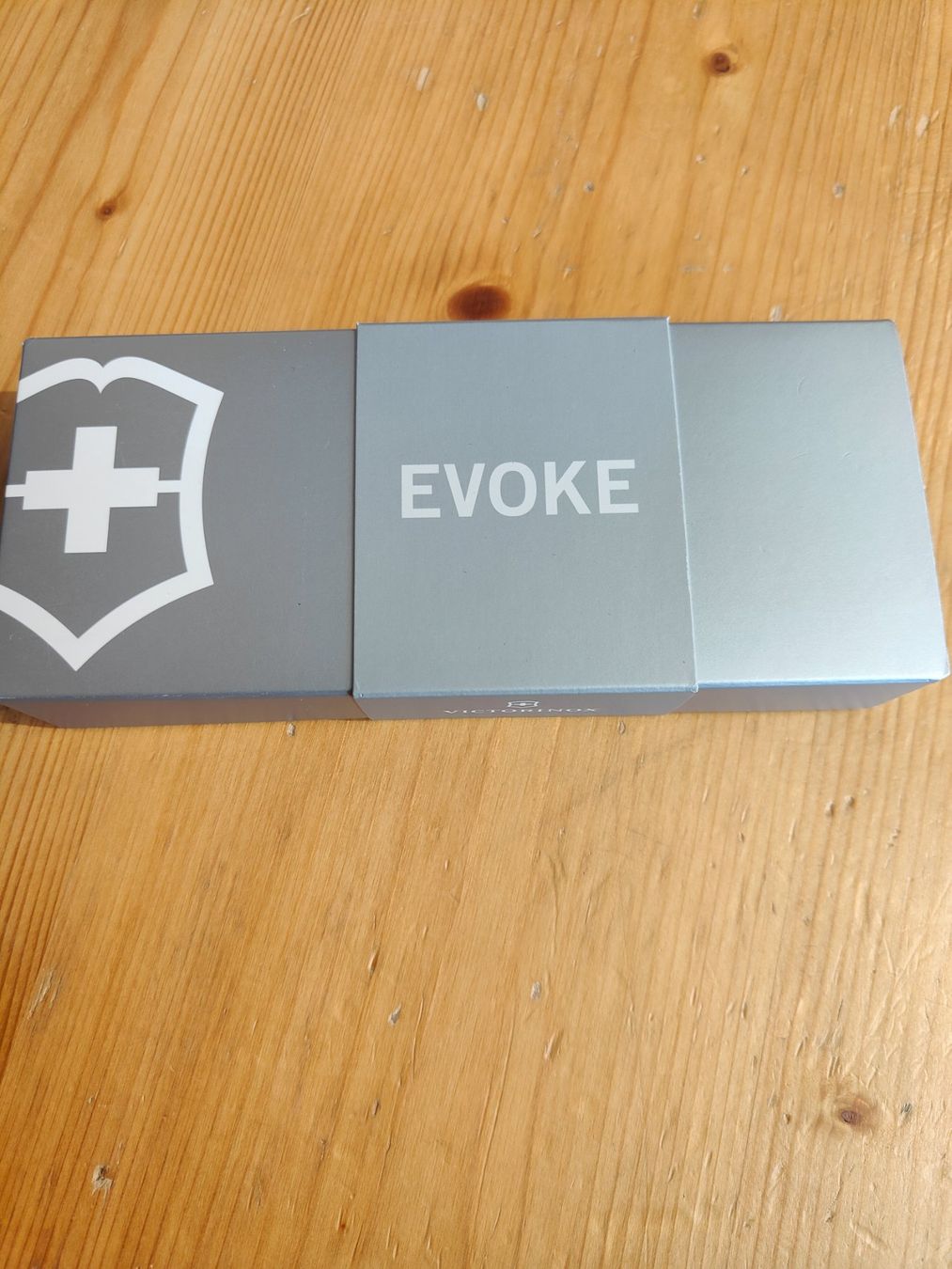 Victorinox Coltelli tascabile: Victorinox Messer Evoke silber grau  Originalverpackt – Nuovo e nell'imballaggio originale da Davos Platz venduto da jon_2b56 1