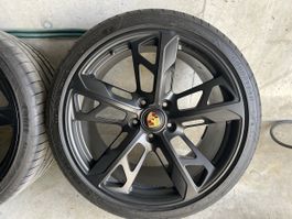 Porsche Taycan 21 Zoll Cross Turismo Design 4 Räder wie neu