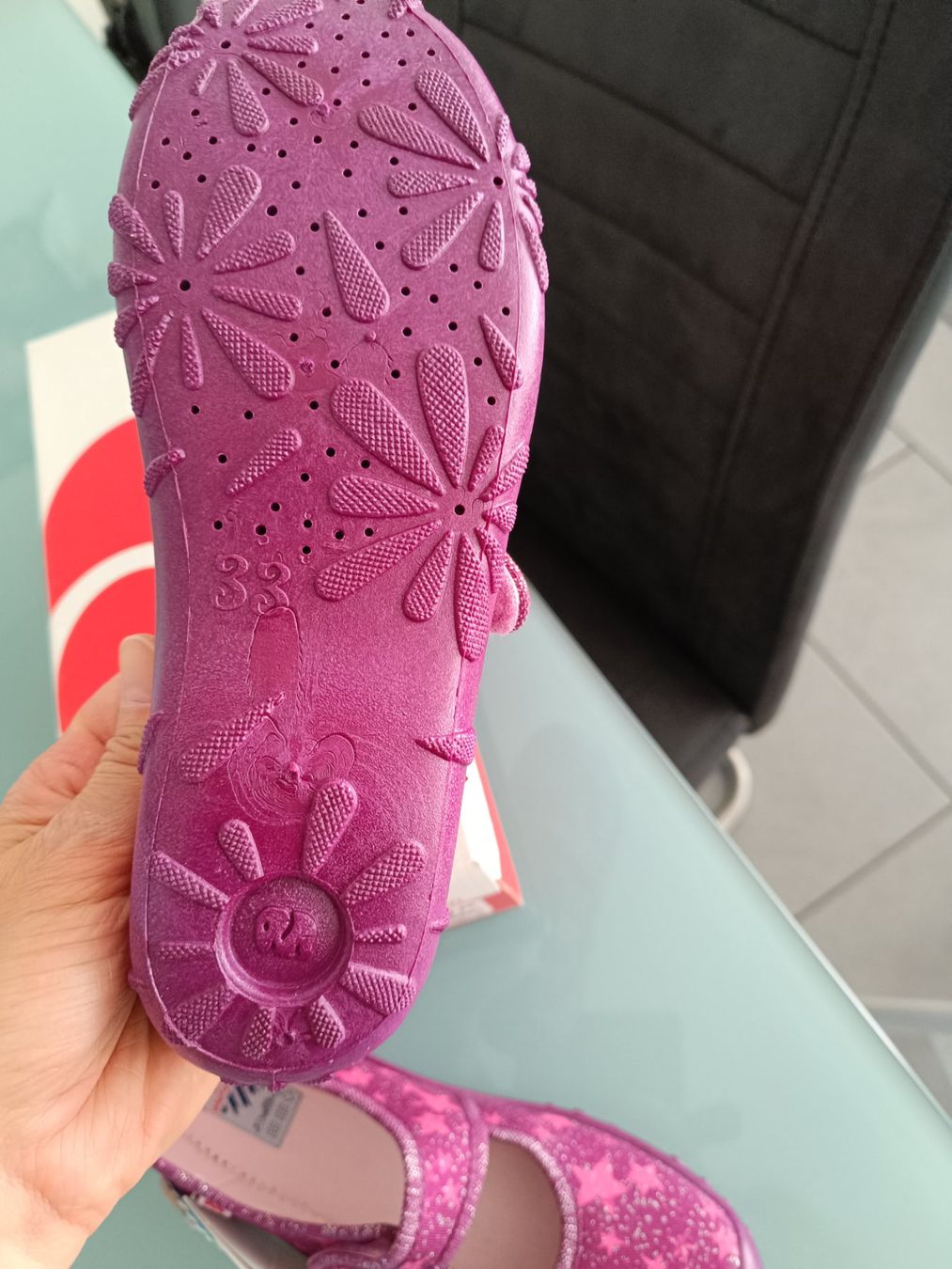 Schuhe für Mädchen: Neue Elefanten Hausschuhe Grösse 33, Sternchen – Neu und originalverpackt aus Wohlen AG von Fabe3 2