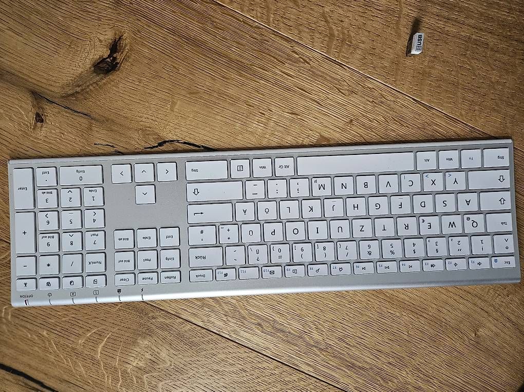 Tastaturen: Tastatur zum verkaufen – Gebraucht aus Klingnau von Canep87