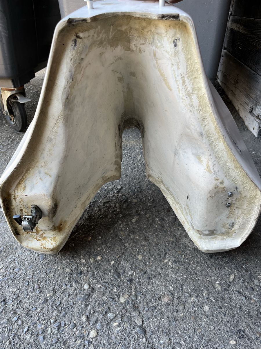 Sonstiges Fahrzeugzubehör: XT600Z Ténéré Polyester-Tank – Gebraucht aus Bern von Fletero 2