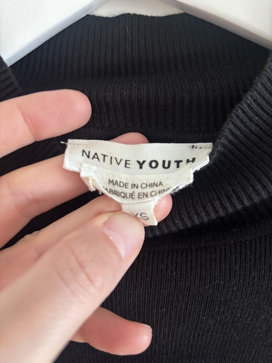 Pulls & Sweat-shirts: Native Youth Pullover gestreift/ schwarz Gr. XS – D'occasion à Basel par angieous 1