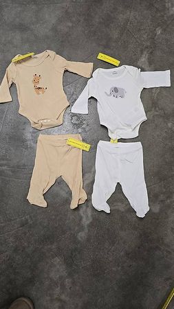 Baby Body mit Hose / Neugeborenen-Set
