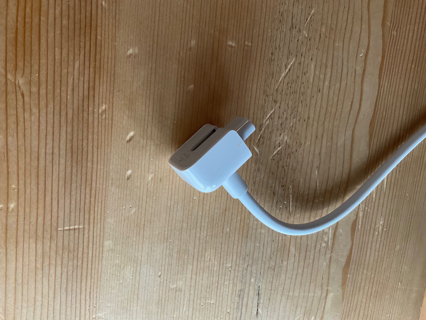 Apple Kabel: Apple Kabel zu Ladegerät Stecker Typ K (Dänemark) – Neu (gemäss Beschreibung) aus Küssnacht am Rigi von christianbueeler 1