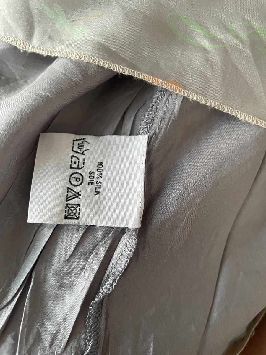 Essentiel Antwerp Robes: ESSENTIEL ANTWERP double sided Silk Size 36 – D'occasion à Neuchatel par shi_9fzw 4