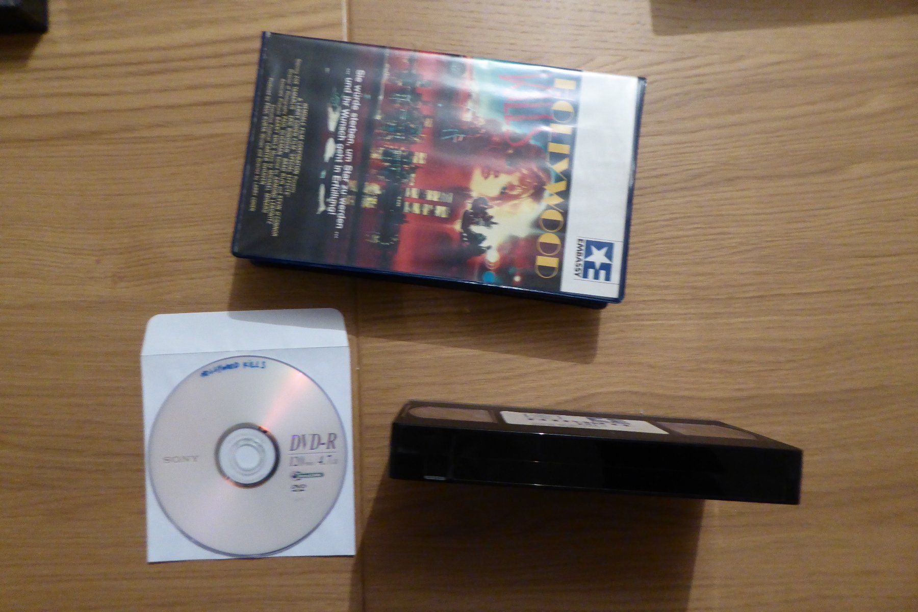 Tutti i VHS: VHS Hollywood kills mit Backup DVD – Usato da Allschwil venduto da Summelsarium 6